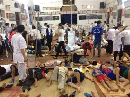 Khoảng hơn 50 trường hợp ngộ độc nhẹ được sơ cứu ngay tại nhà văn hóa thôn