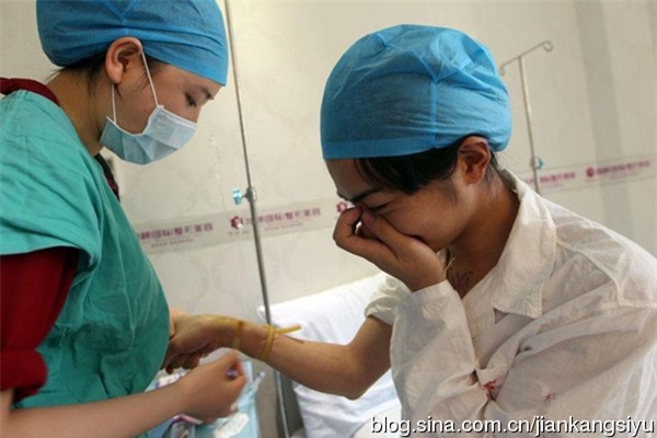 Cô bật khóc vì ước mơ được sống với chính mình sắp thành sự thật