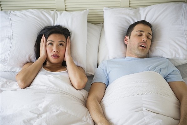10 cách giúp bạn ngủ không ngáy