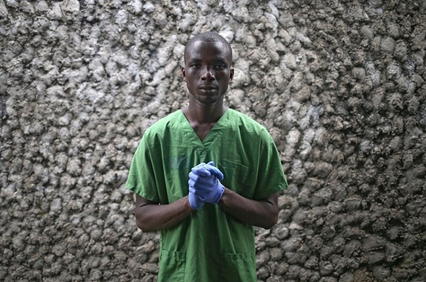 Ebola: Chân dung những người may mắn sống sót - Ảnh 3