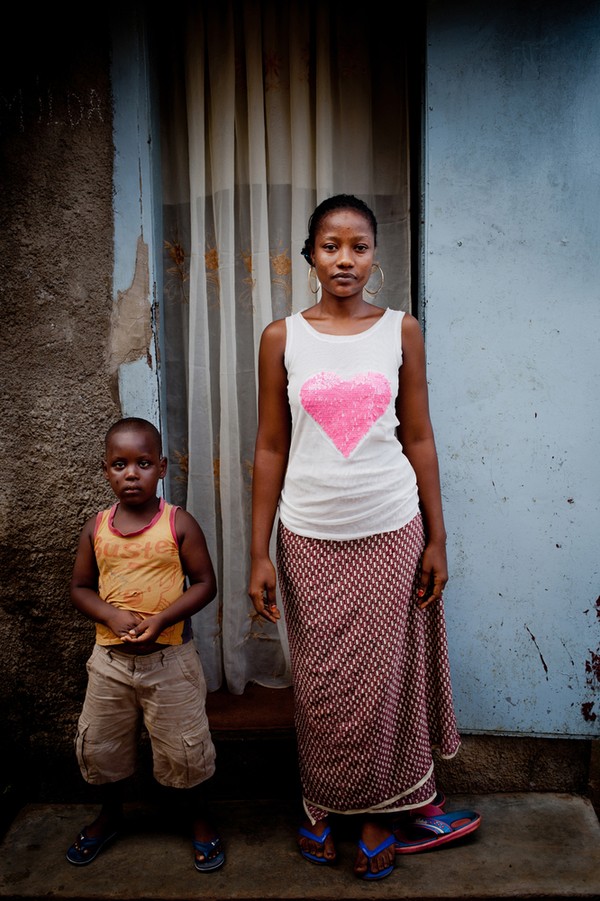  Cuộc sống khốn khổ của những người chiến thắng Ebola - Ảnh 5