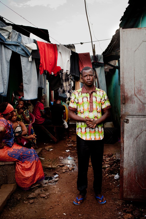  Cuộc sống khốn khổ của những người chiến thắng Ebola - Ảnh 8