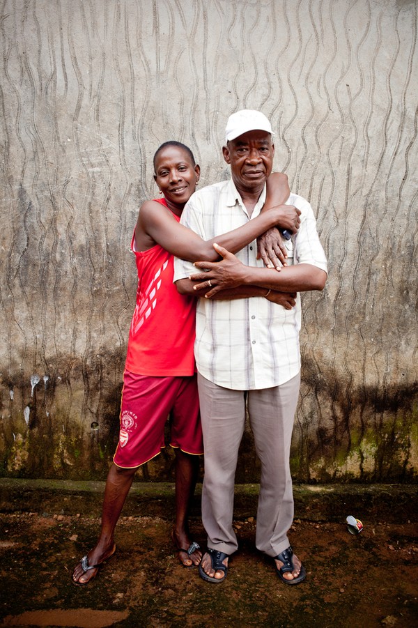  Cuộc sống khốn khổ của những người chiến thắng Ebola - Ảnh 12