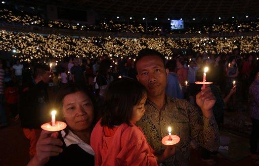 13. Giáo dân tham gia chương trình đón Giáng sinh tại Sân vận động Bung Karno ở Jakarta, Indonesia ngày 13/12 (Ảnh: AP)