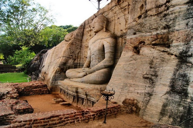Kỳ quan Phật giáo cổ xưa và độc đáo nhất thế giới - Ảnh 5