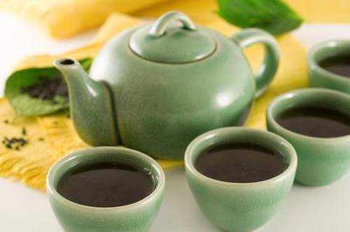 Nước trà đặc có chất kích thích mạnh đối với tim