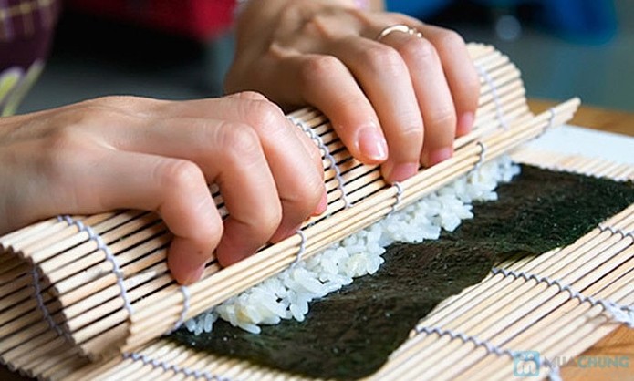 Cách làm sushi siêu ngon đón Tết Dương lịch 2015 - Ảnh 6