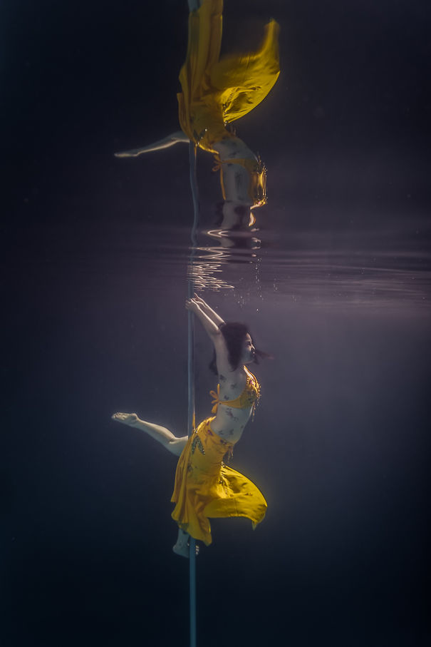 Khoảnh khắc tuyệt đẹp của các cô gái múa cột dưới nước - Ảnh 11