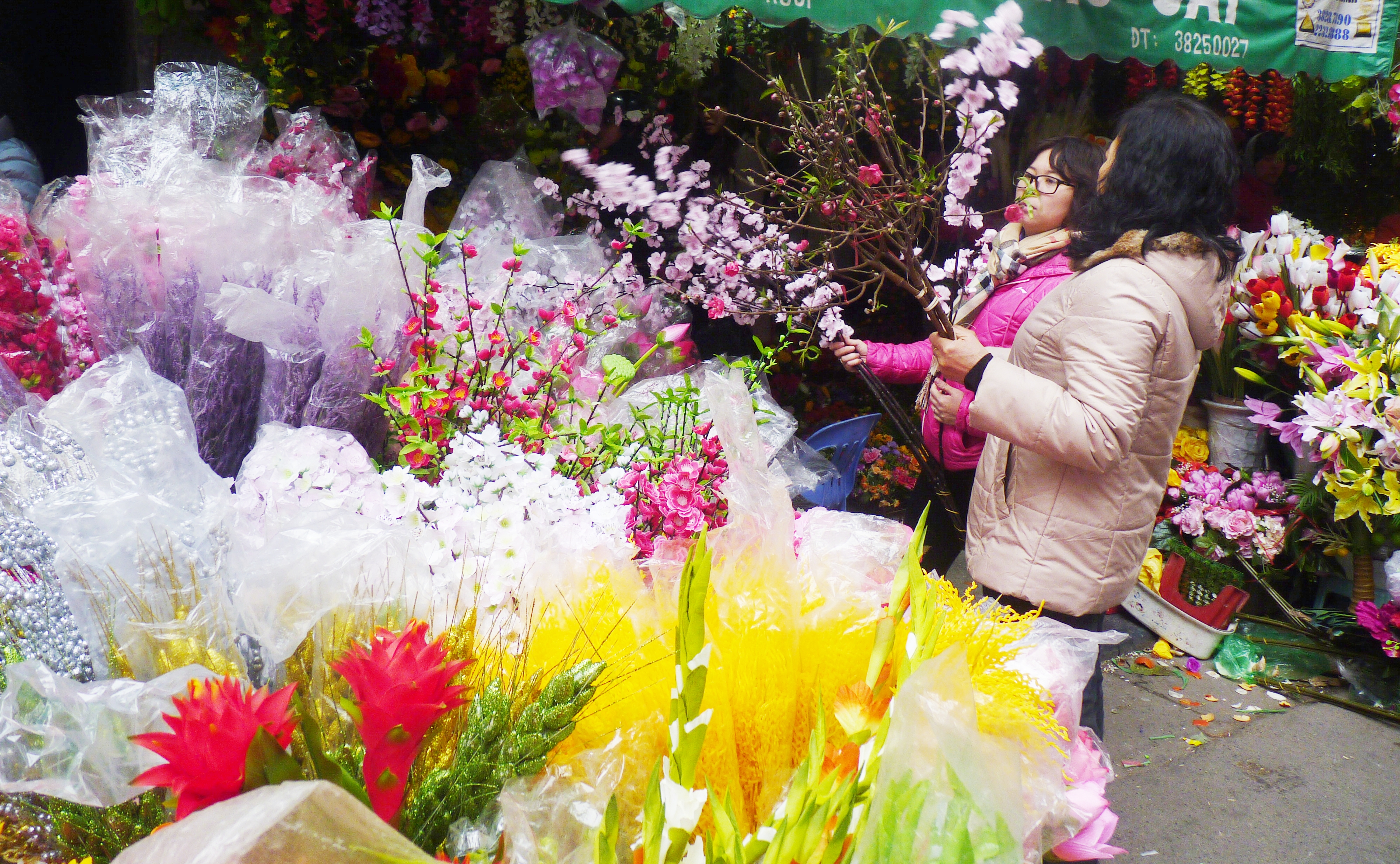 Chợ hoa Tết Hàng Lược - nét văn hóa đẹp giữa lòng Thủ đô - Ảnh 7
