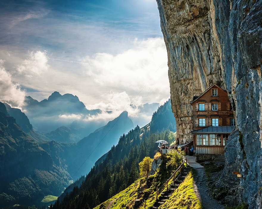  Äscher Cliff ở Thụy Sỹ