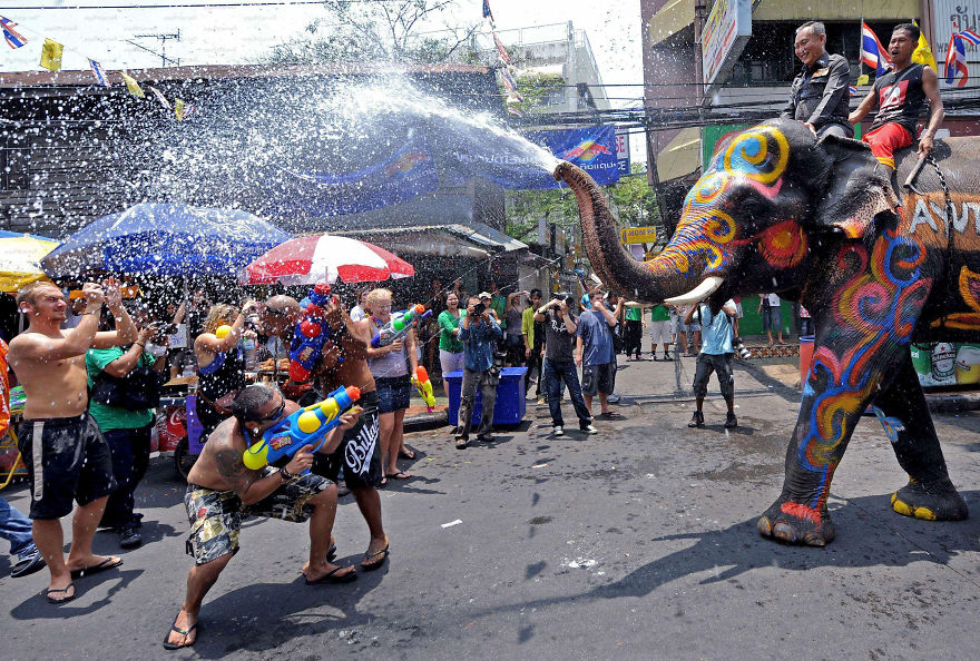 Lễ hội té nước Songkran (Thái Lan)