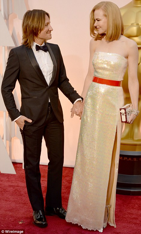Vợ chồng Nicole Kidman và Keith Urban cùng sánh đôi bên nhau trên thảm đỏ