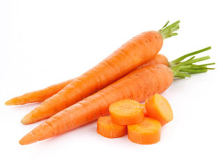 Loại củ màu cam này có chứa hàm lượng estrogen rất lớn, giúp thúc đẩy bộ ngực phát triển. Có có thể ăn sống, luộc hay sử dụng nước ép cà rốt đều rất hiệu quả.