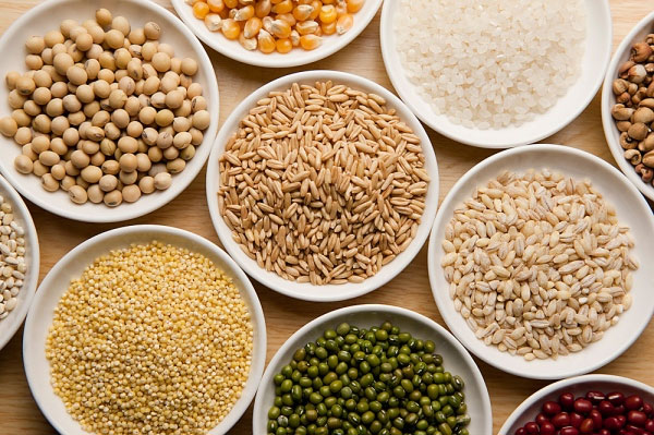Các loại ngũ cốc lành mạnh như gạo rất có ích trong việc xây dựng và làm săn chắc các mô mỡ ở ngực. Bên cạnh đó, chúng cũng giúp ngăn ngừa và phòng tránh căn bệnh ung thư vú.