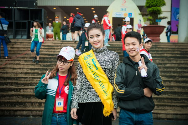 Đây là lần đầu tiên Á hậu Huyền My tham gia Lễ hội Xuân Hồng với vai trò đại sứ, kể từ sau khi kết thúc cuộc thi Hoa hậu Việt Nam 2014.