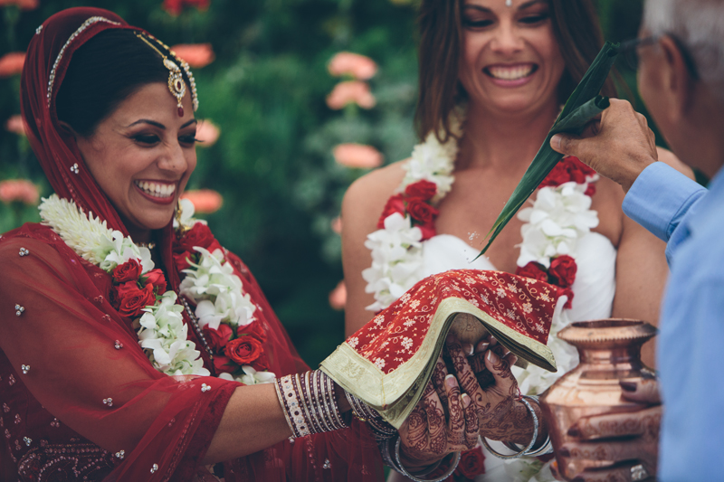 Ấn tượng đám cưới đồng tính nữ đầu tiên ở Ấn Độ - Ảnh 11