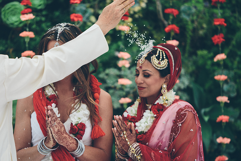 Ấn tượng đám cưới đồng tính nữ đầu tiên ở Ấn Độ - Ảnh 12