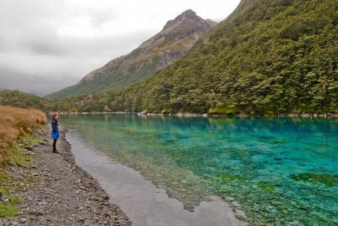 Hồ Xanh nằm trong Vườn Quốc gia Nelson Lakes, trong dãy núi Alps phía Nam New Zealand