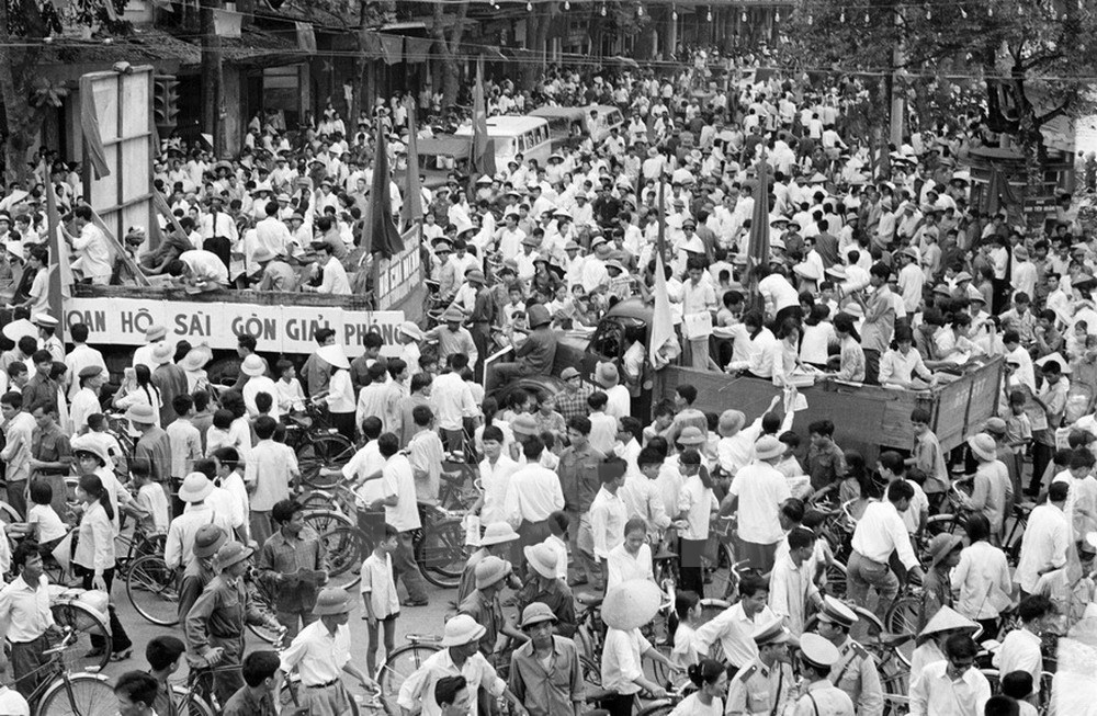 Nhân dân các vùng ven Sài Gòn tham gia đấu tranh chính trị-vũ trang góp phần to lớn vào thắng lợi của chiến dịch Hồ Chí Minh
