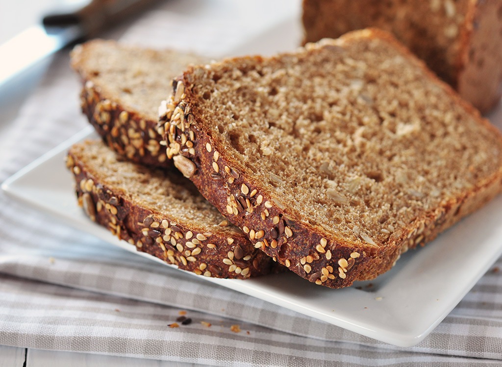 5 lý do để bạn nên dừng ăn bánh mì đen ngay lập tức - Ảnh 1