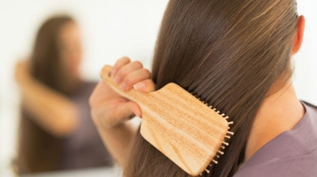 Người bị rụng tóc ăn gì để tóc mọc nhanh hơn? - Ảnh 1