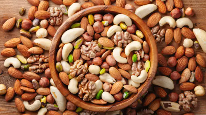 9 loại hạt, quả khô giúp xương chắc khỏe - Ảnh 1